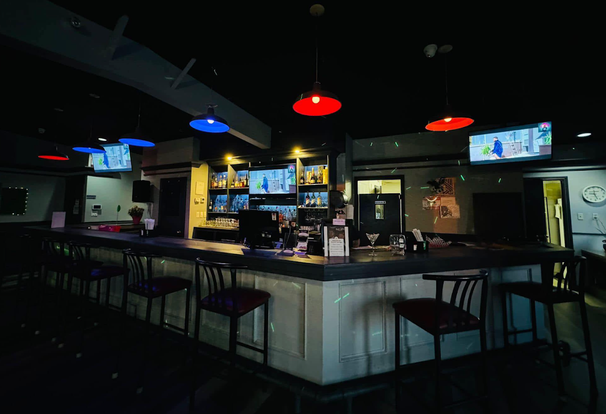 Elevate Lounge cover