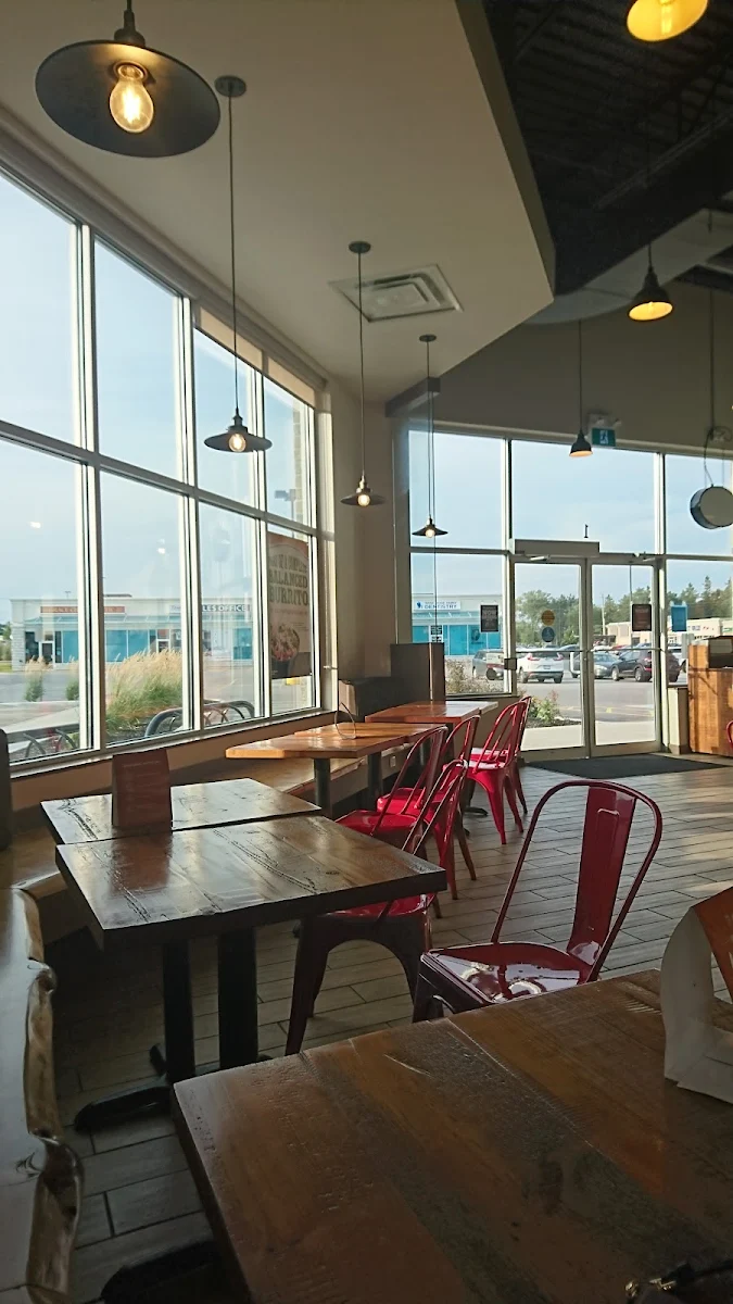 Vibe, Mucho Burrito Fresh Mexican Grill