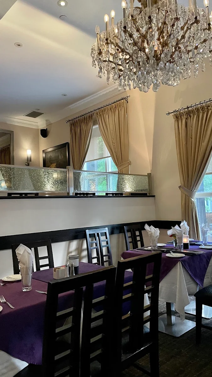 Vibe, Bumpkin's Restaurant & Lounge