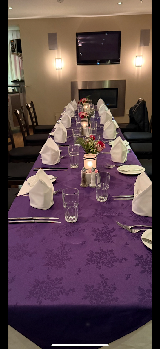 Vibe, Bumpkin's Restaurant & Lounge