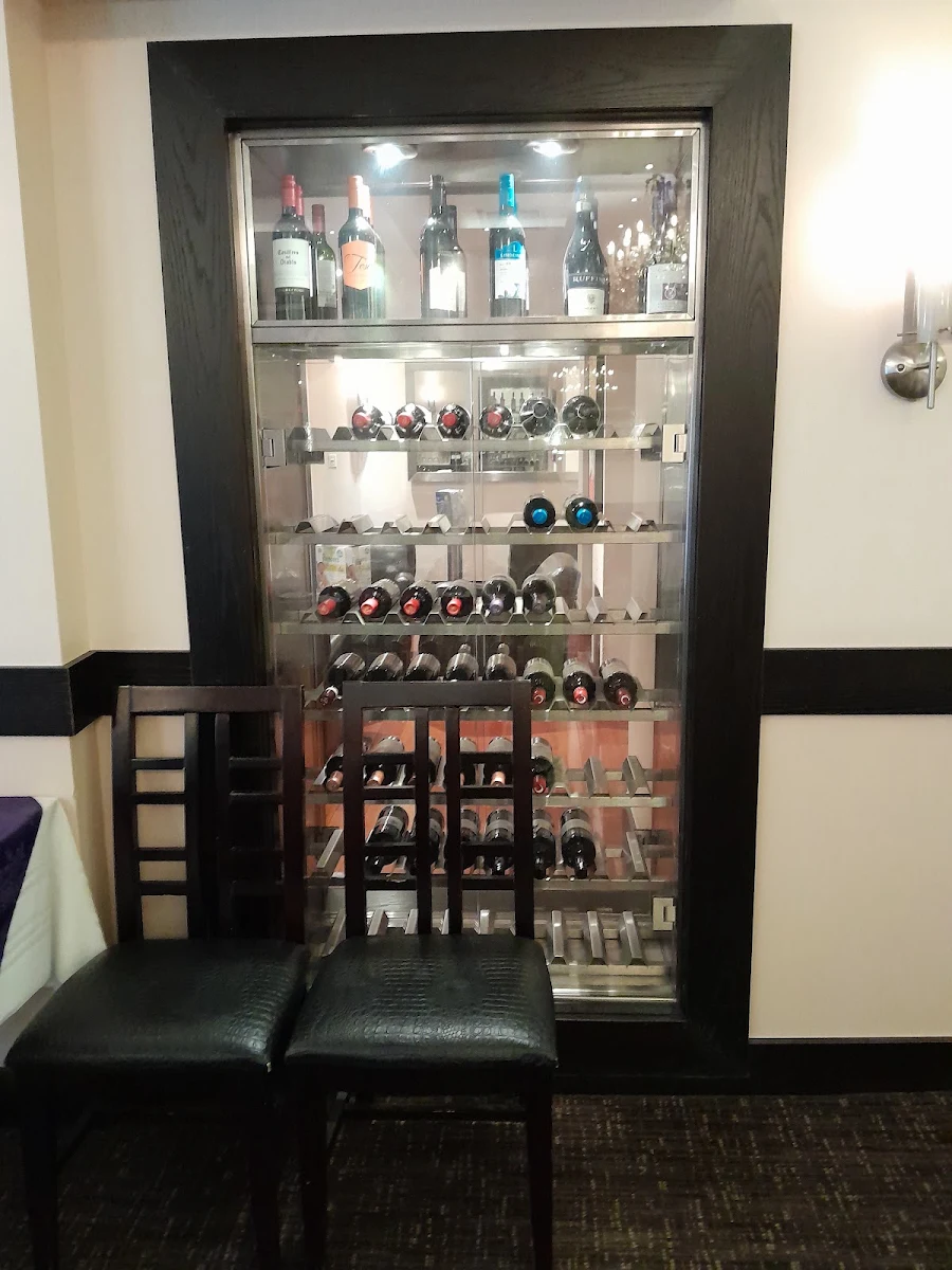 Vibe, Bumpkin's Restaurant & Lounge
