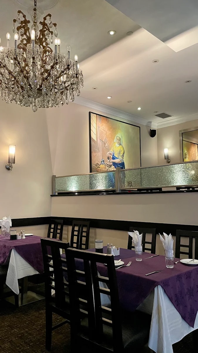 Vibe, Bumpkin's Restaurant & Lounge