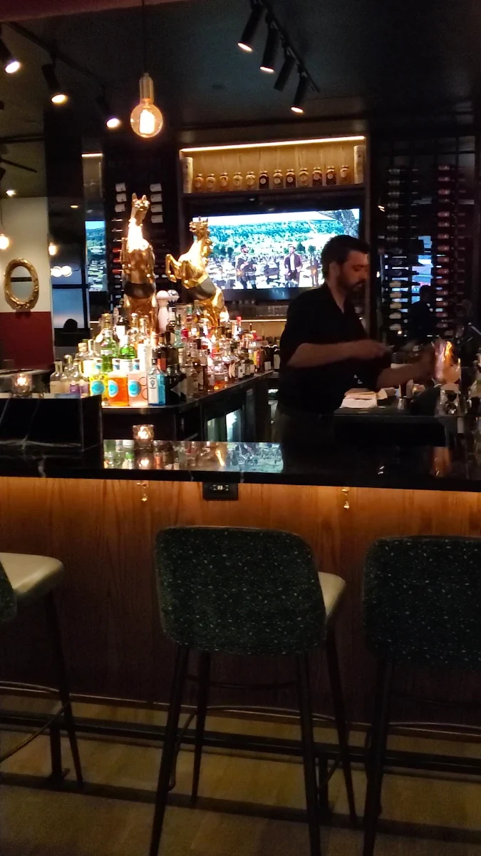 Vibe, Notte Ristorante (formerly Amano Trattoria)