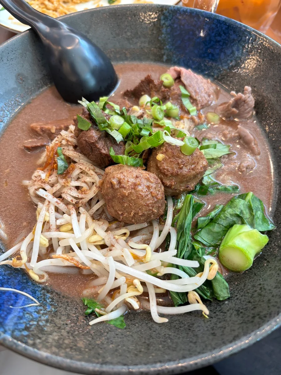 Food & drink, MAKIN Thai Food