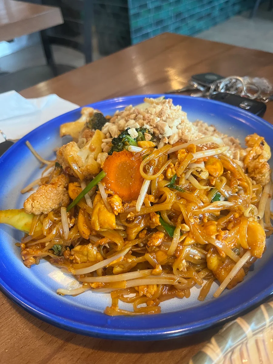 Food & drink, MAKIN Thai Food