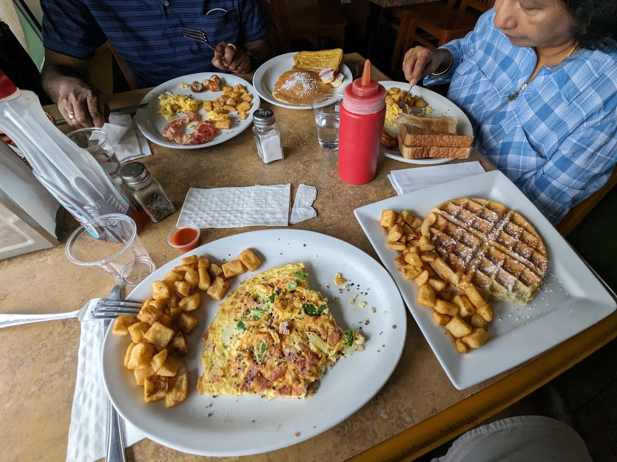 Food & drink, Good Egg Dining