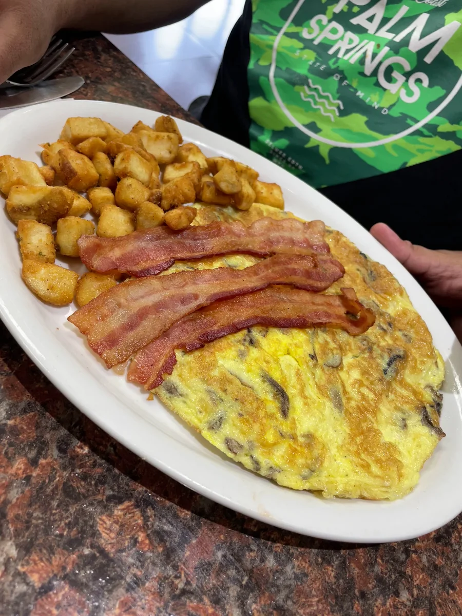 Food & drink, Good Egg Dining