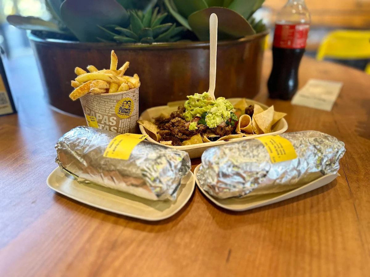 Food & drink, Guzman y Gomez - Wilsonton