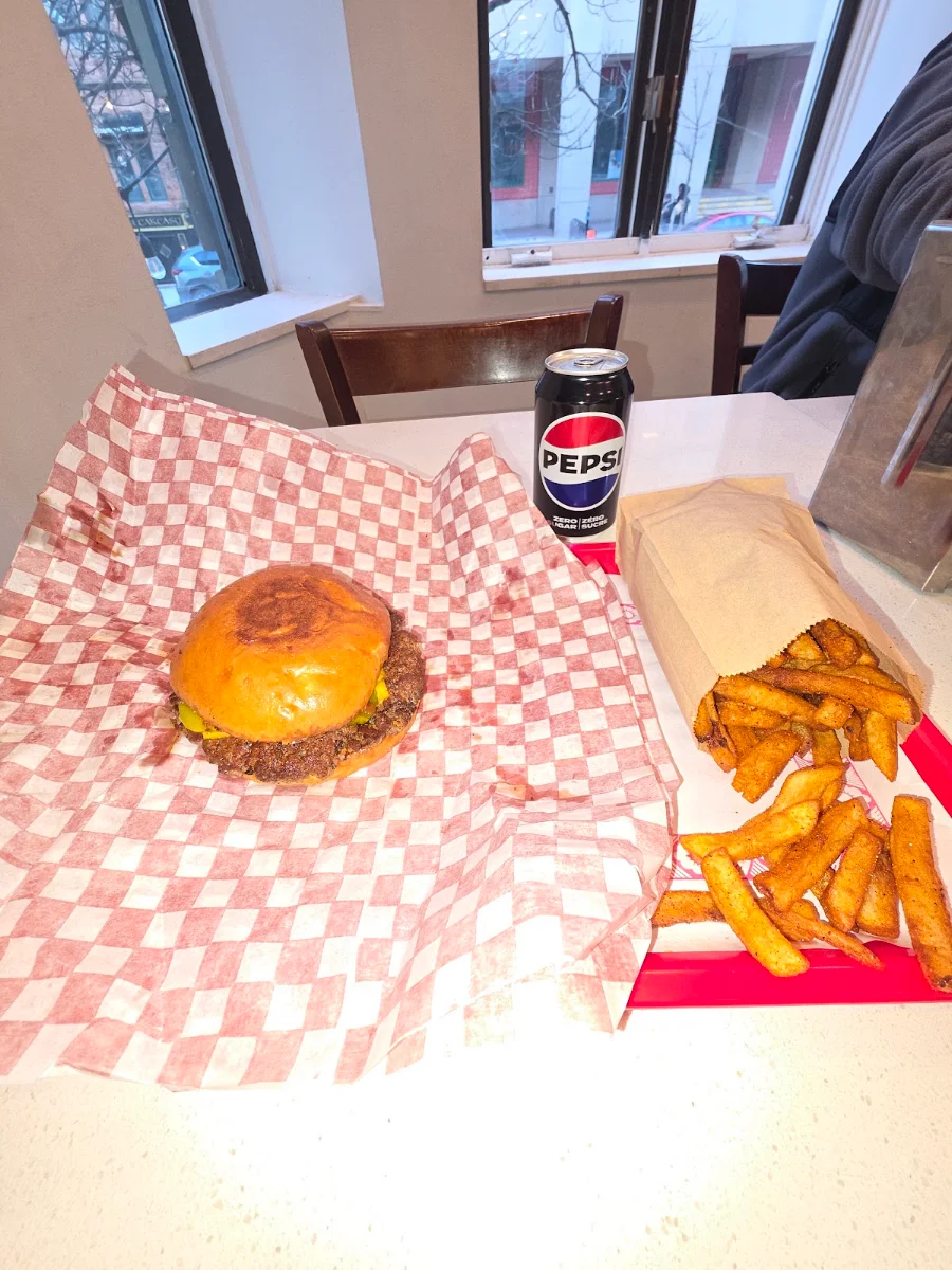 Food & drink, La maison du burger double stack (HALAL)