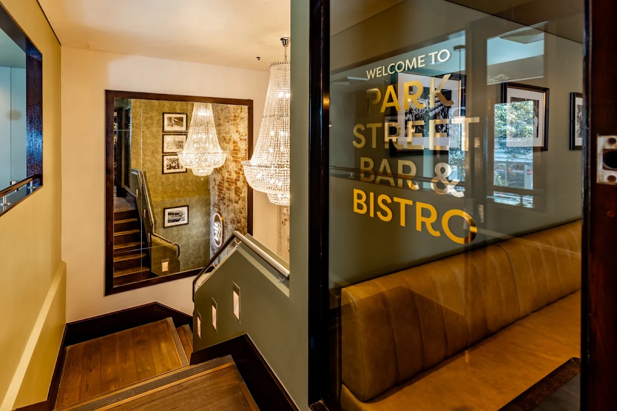 Vibe, Park Street Bar & Bistro