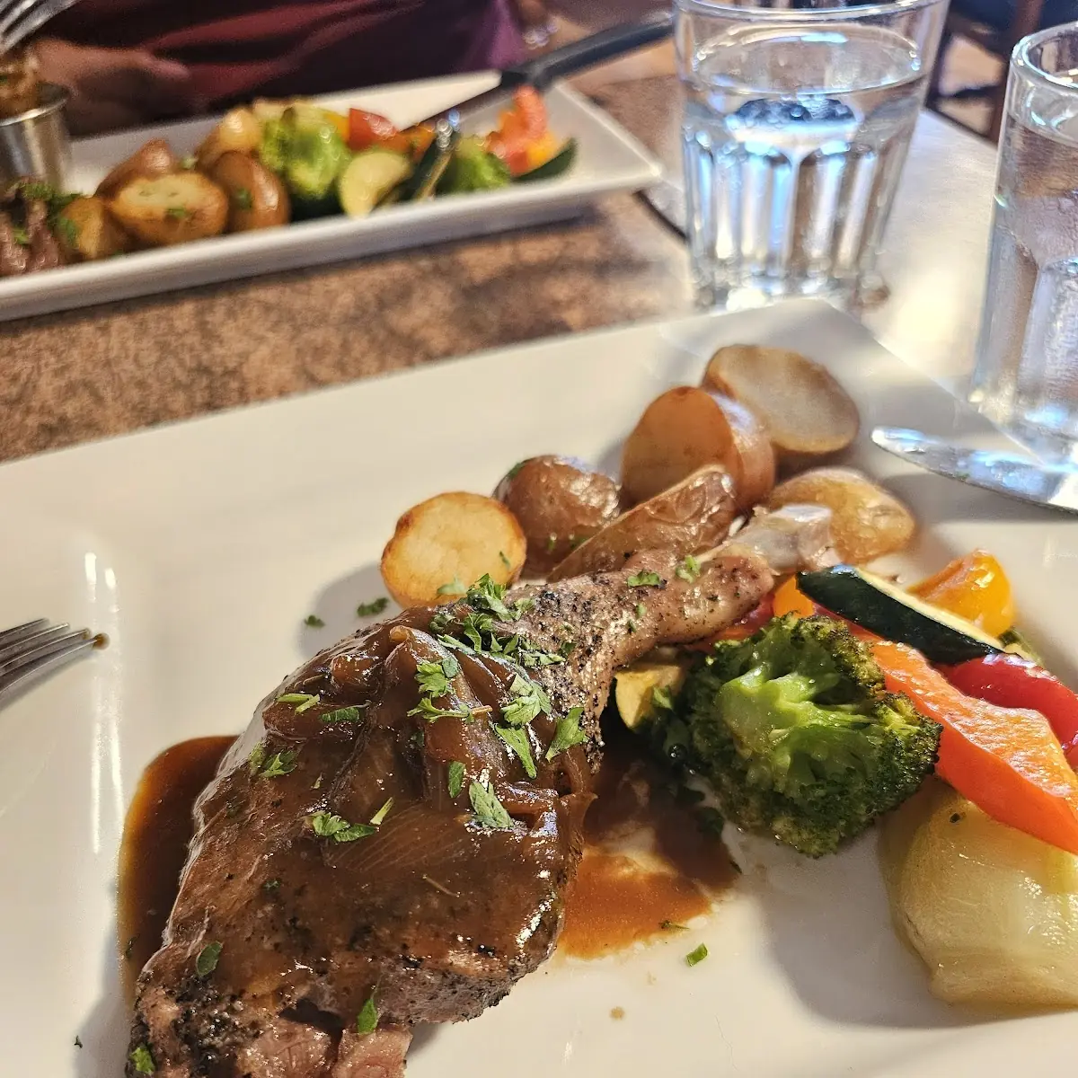 Food & drink, Restaurant - Bistro LeRelais
