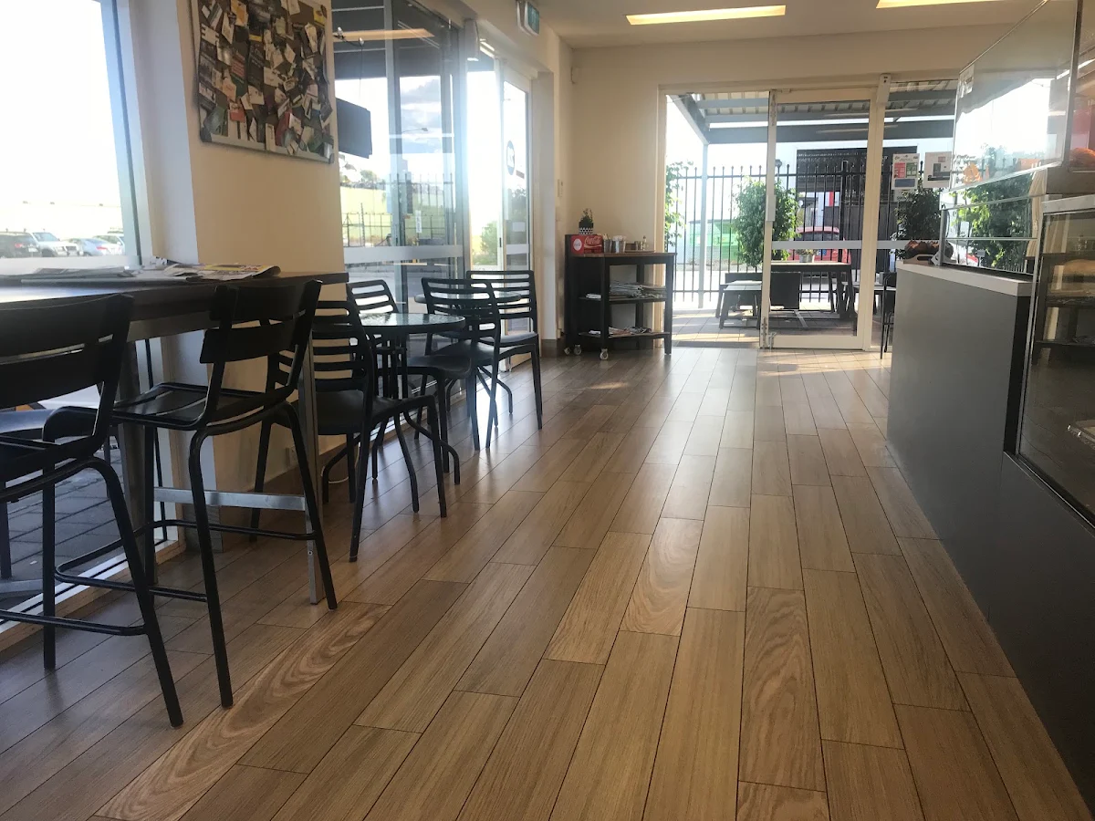 Vibe, Cart 21 Cafe & Lunch Bar