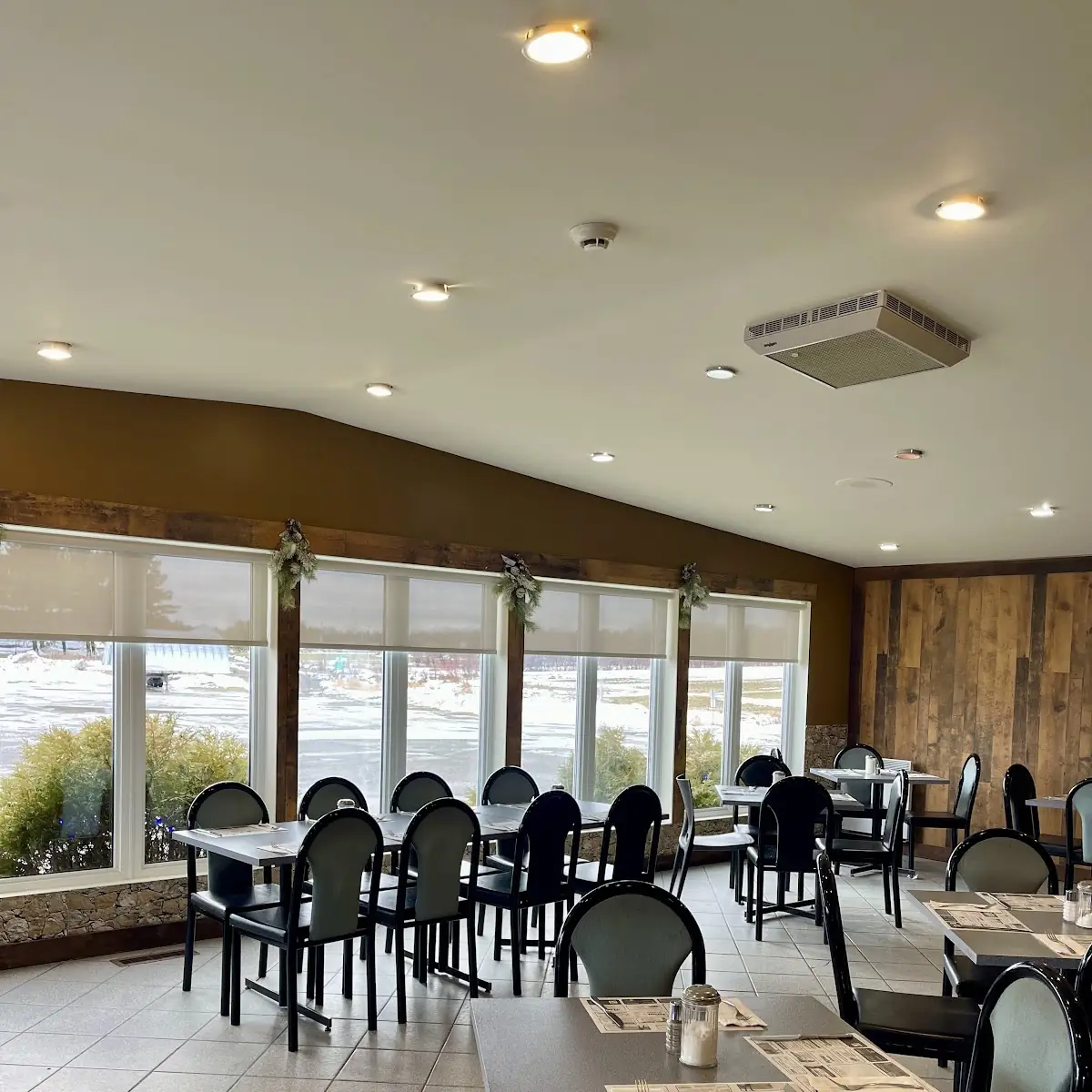 Vibe, Restaurant Chez Rejean