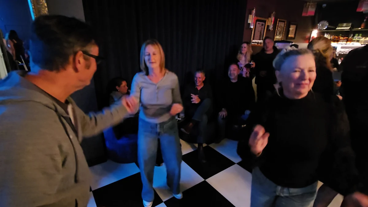 Vibe, Terry's Karaoke & Piano Bar