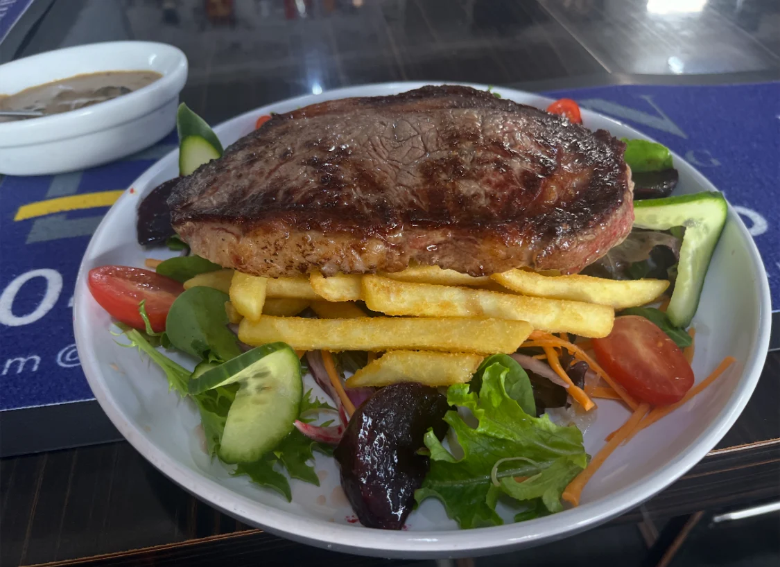 Food & drink, LAKE WALLACE HOTEL EDENHOPE