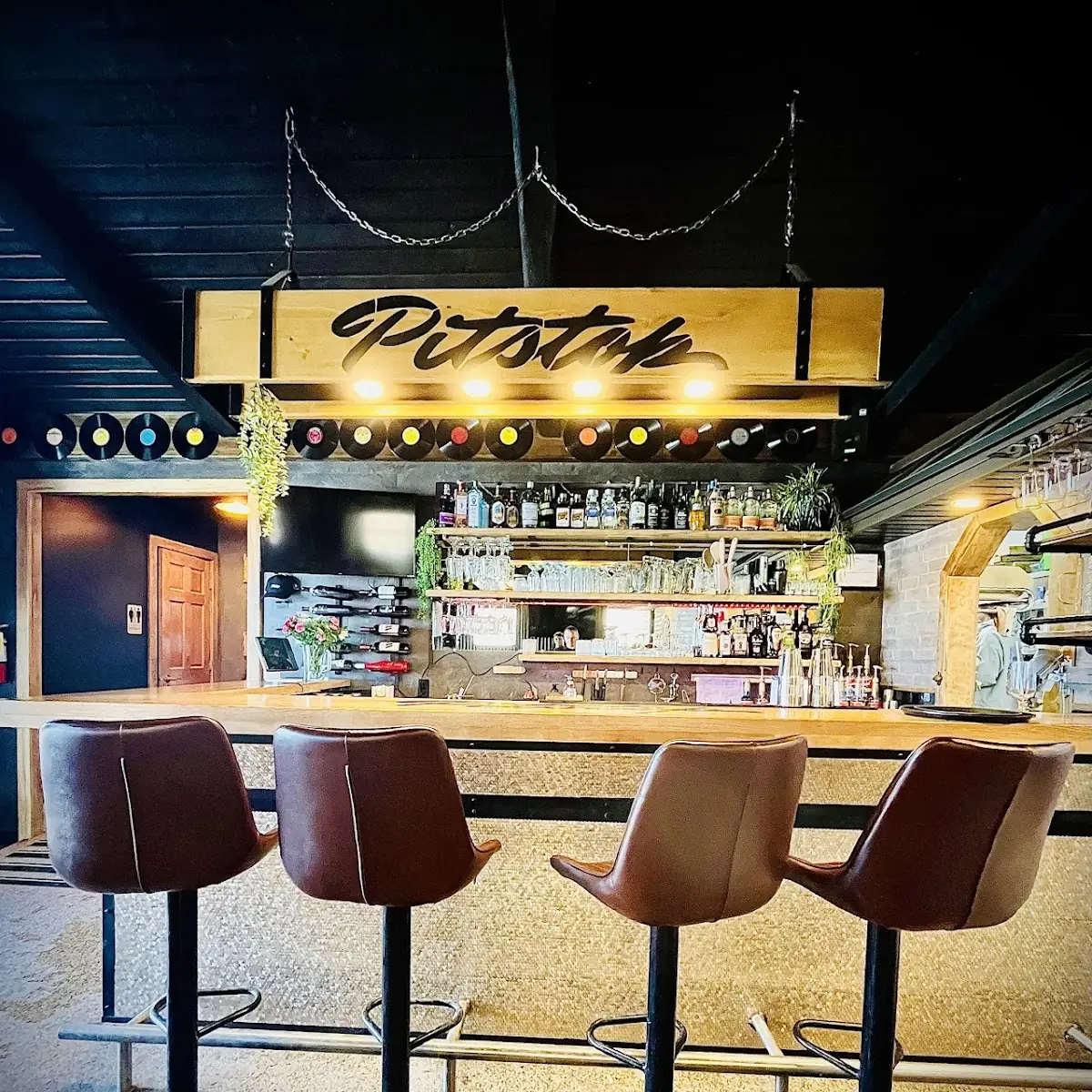 Vibe, PitStop Burger