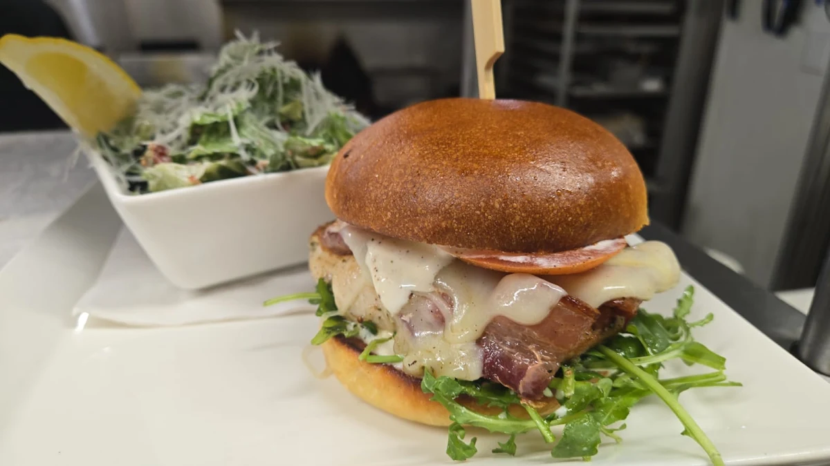 Food & drink, The Flealess Hound Pub