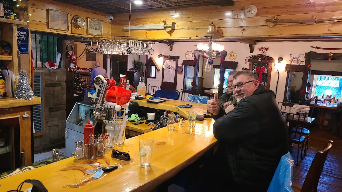 Vibe, The Flealess Hound Pub
