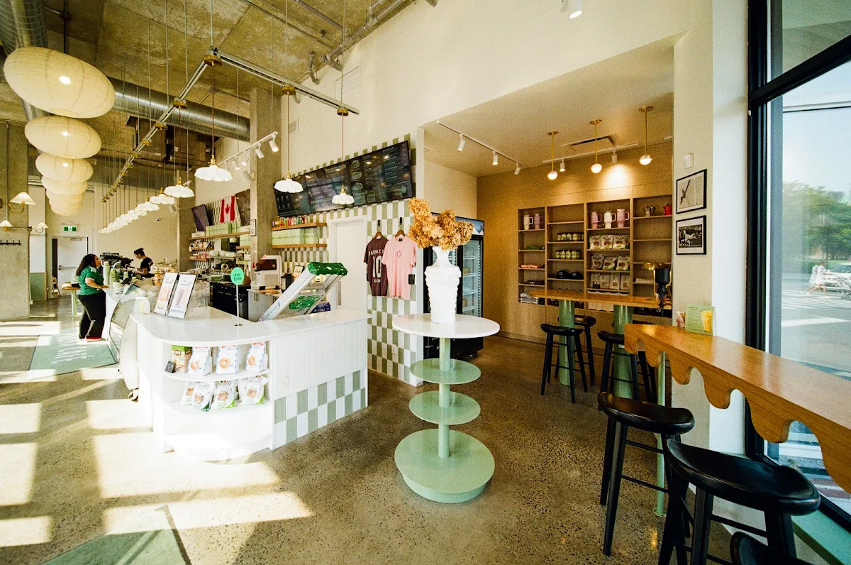 Vibe, Parma Café