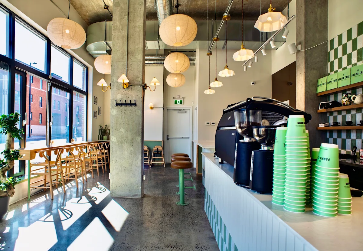 Vibe, Parma Café