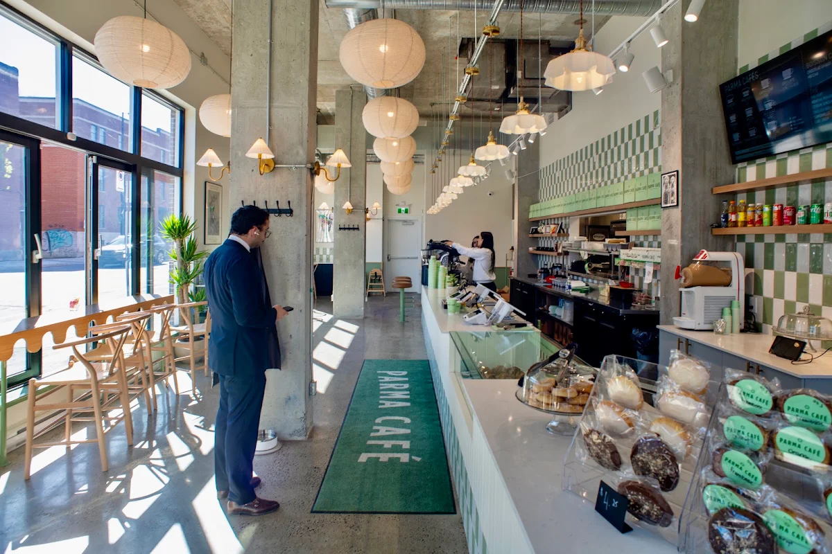 Vibe, Parma Café