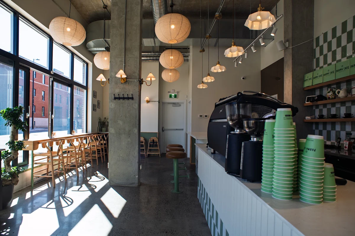 Vibe, Parma Café