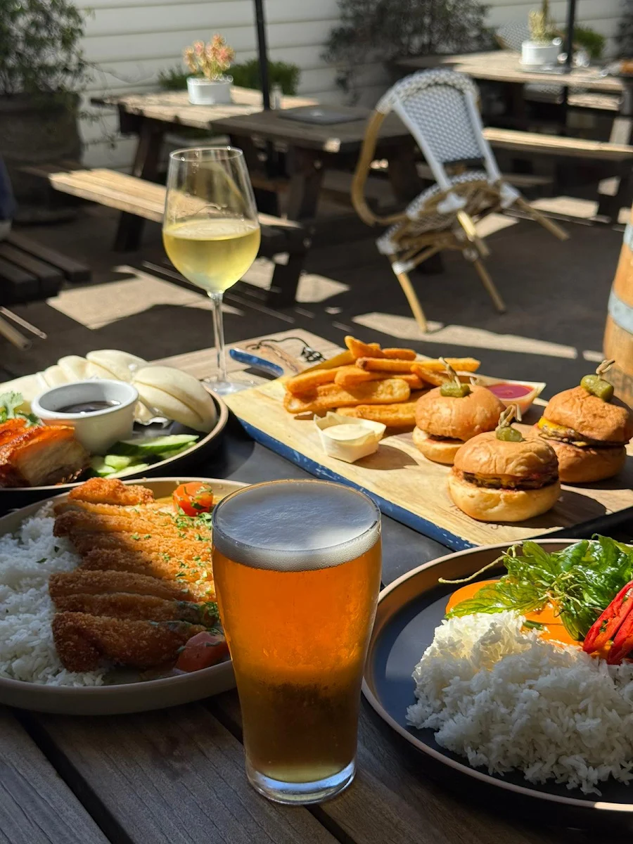 Food & drink, Paragon Hotel