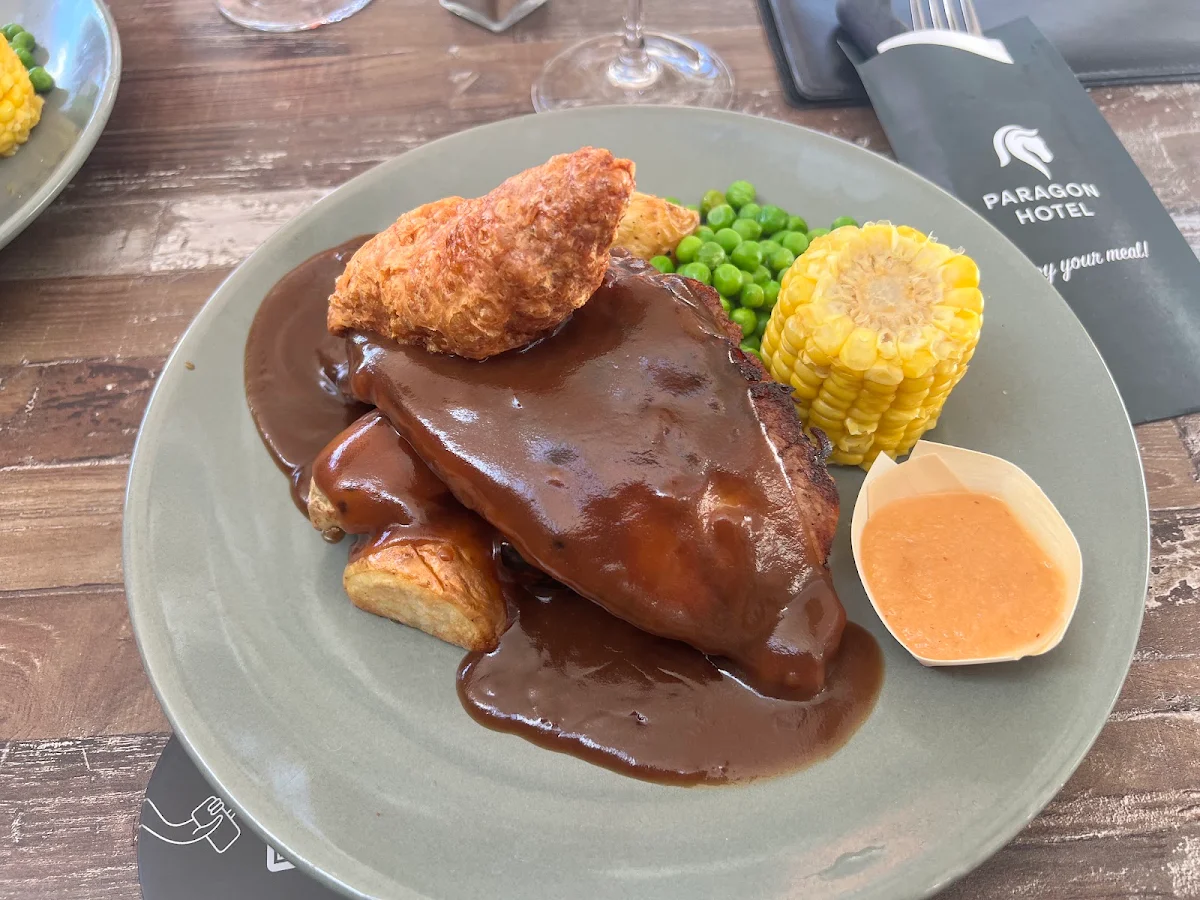 Food & drink, Paragon Hotel