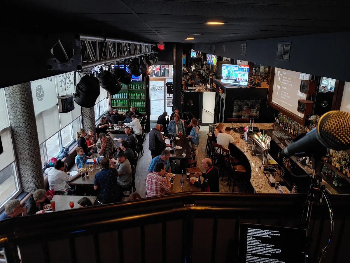 Vibe, The Squire Pub & Grill