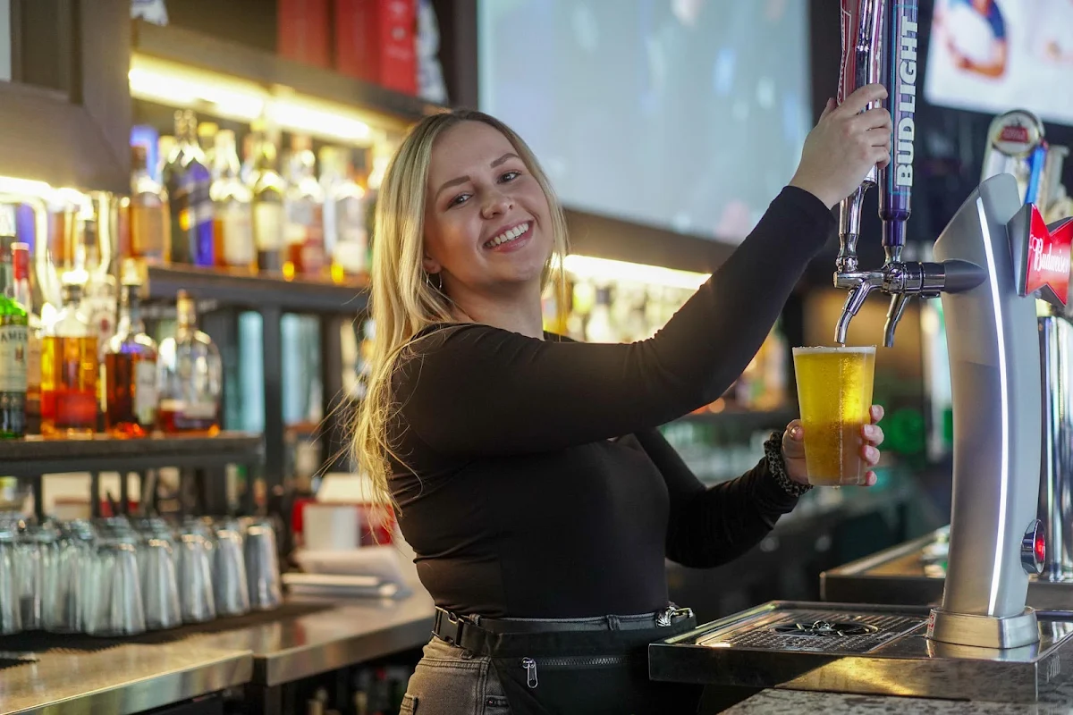 Vibe, The Squire Pub & Grill