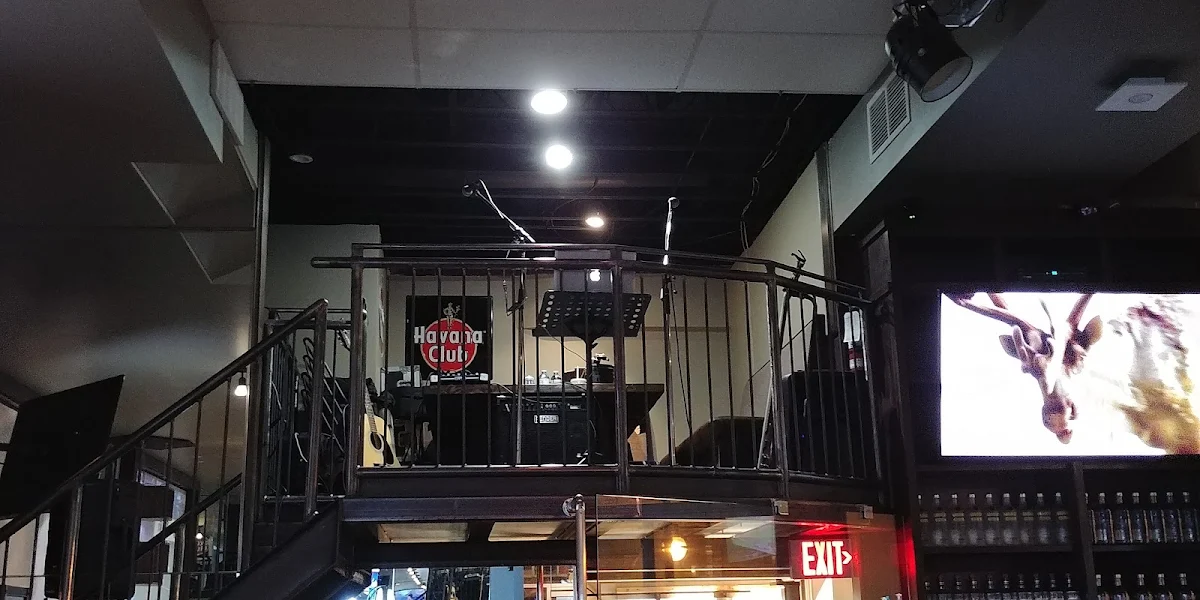 Vibe, The Squire Pub & Grill