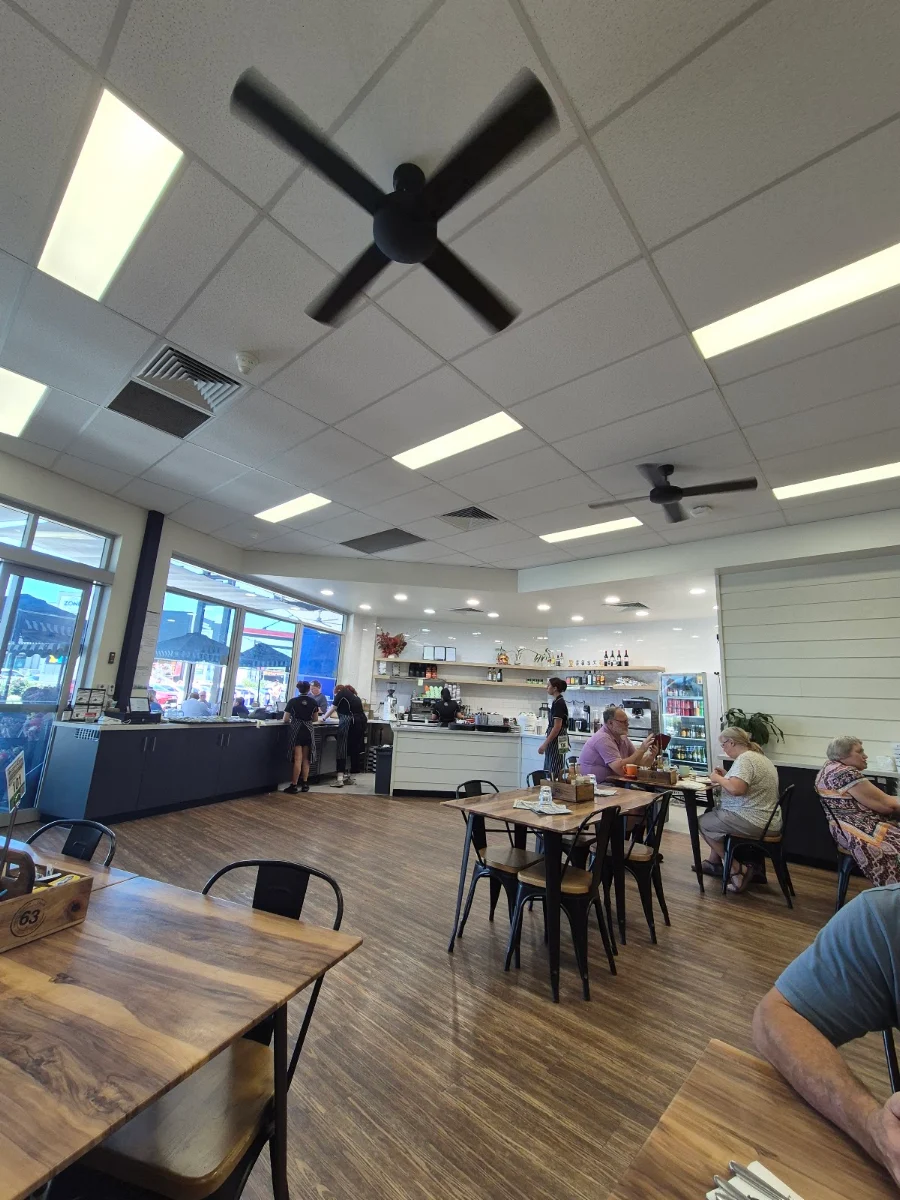 Vibe, Cafe 63 Underwood