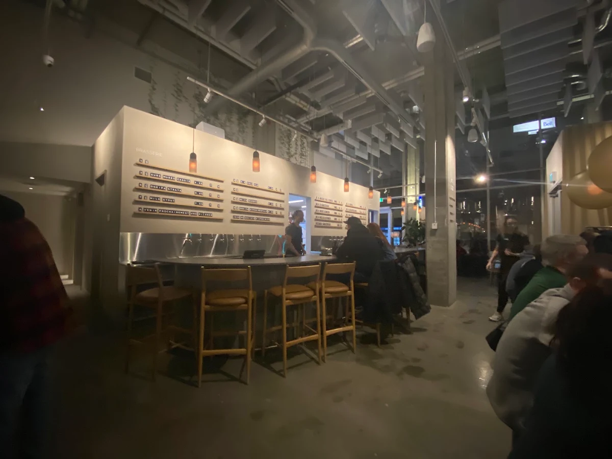 Vibe, Le Relais Boréale Montréal - Microbrasserie & Boutique
