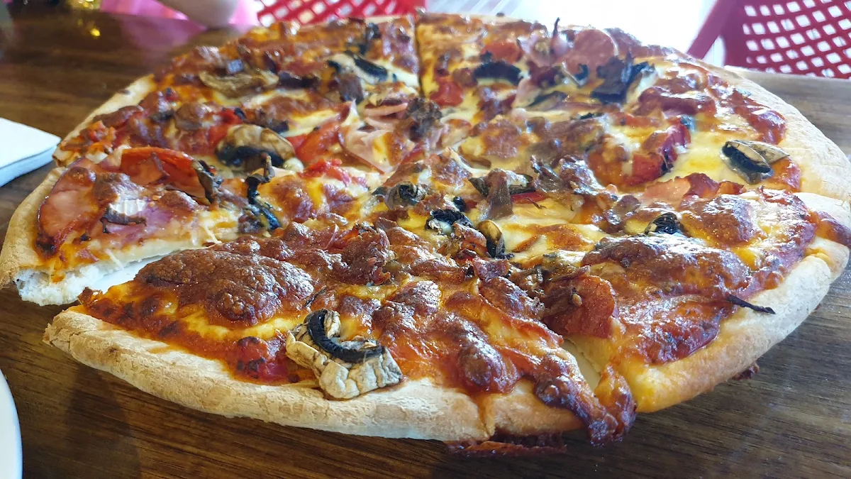 Food & drink, Flametrees Restaurant, Cafe & Bar