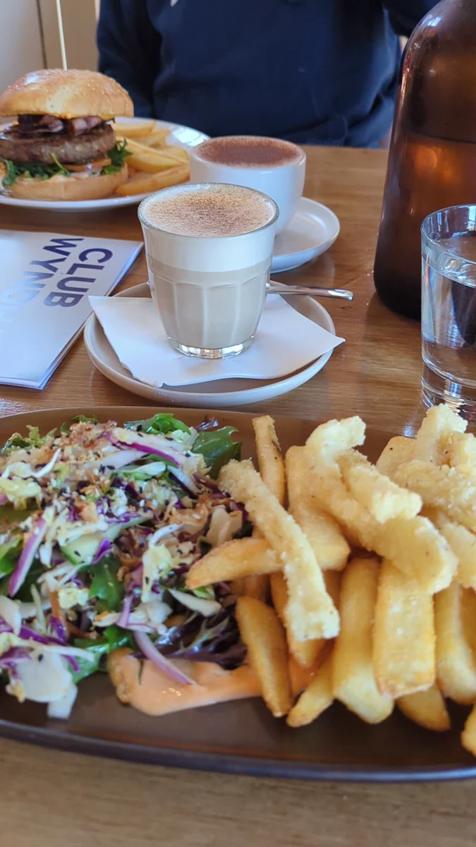 Food & drink, Flametrees Restaurant, Cafe & Bar