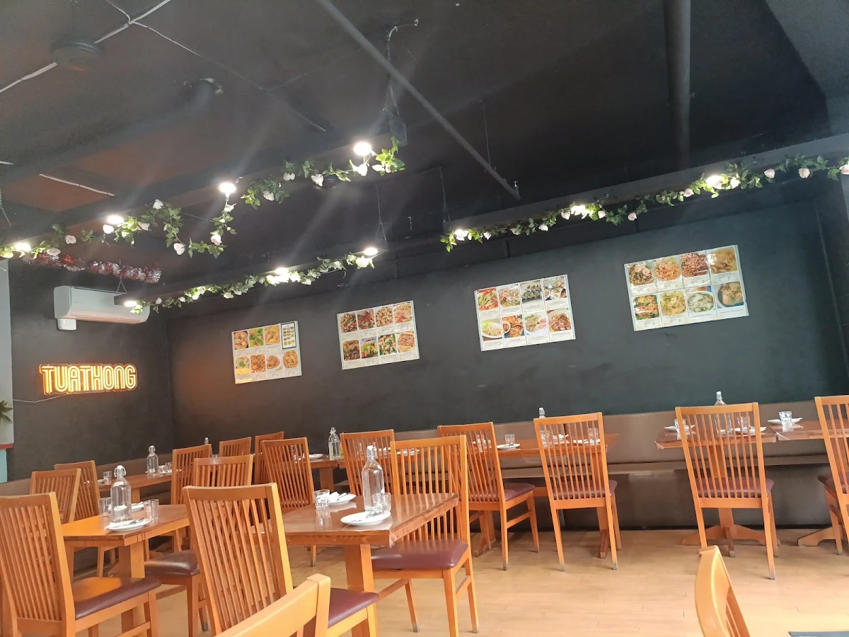 Vibe, ถั่วทอง TuaThong Thai Restaurant