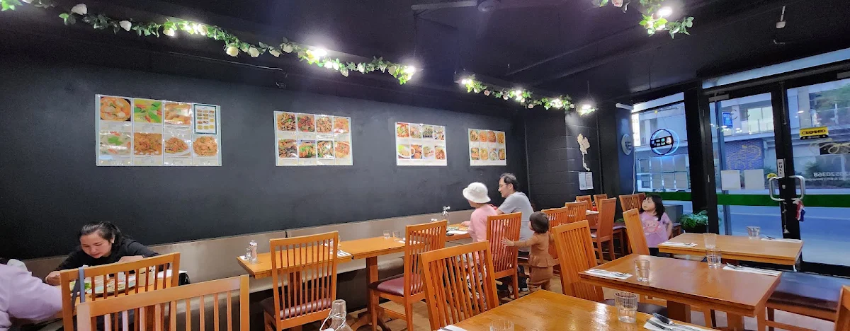 Vibe, ถั่วทอง TuaThong Thai Restaurant