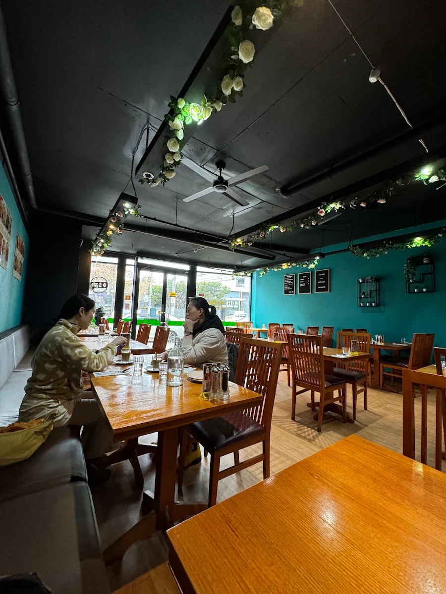 Vibe, ถั่วทอง TuaThong Thai Restaurant
