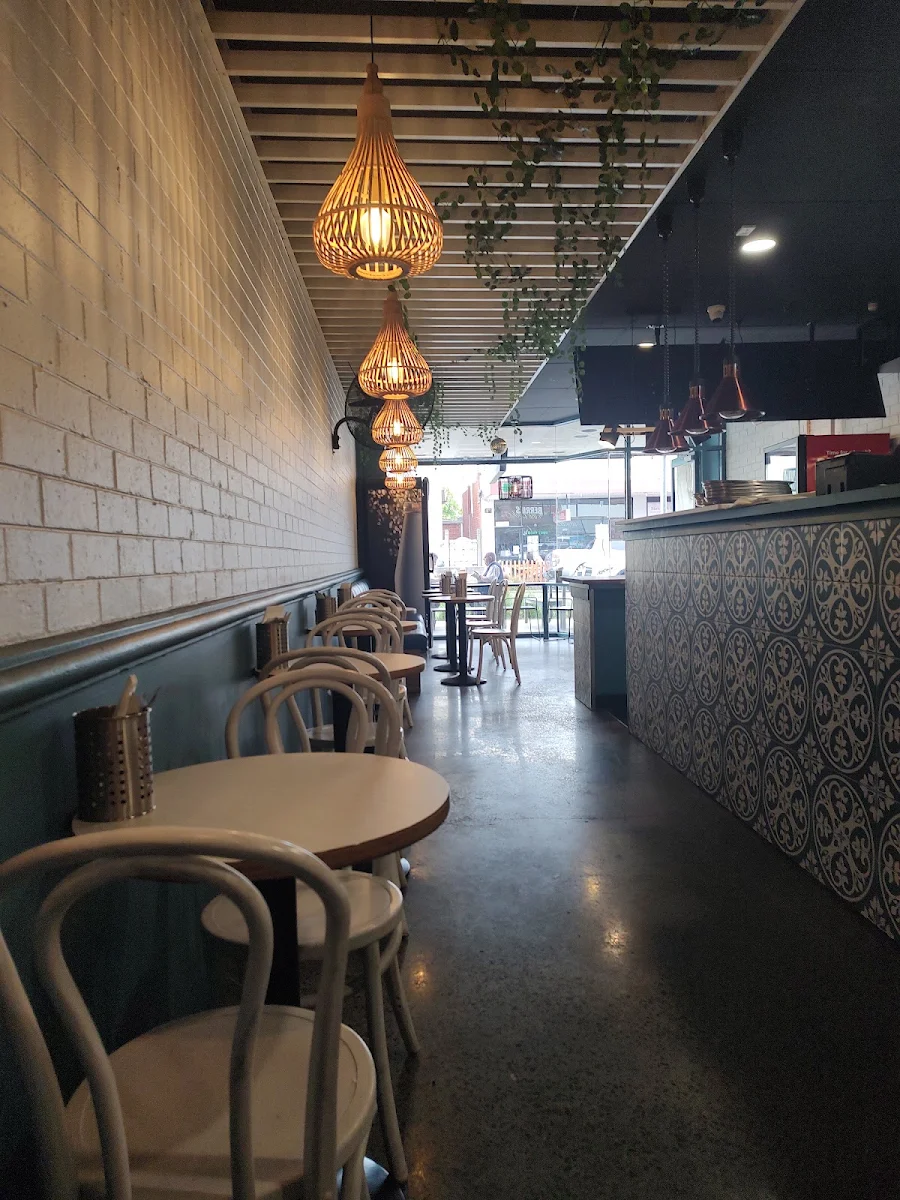 Vibe, Karvouna Greek Street Food