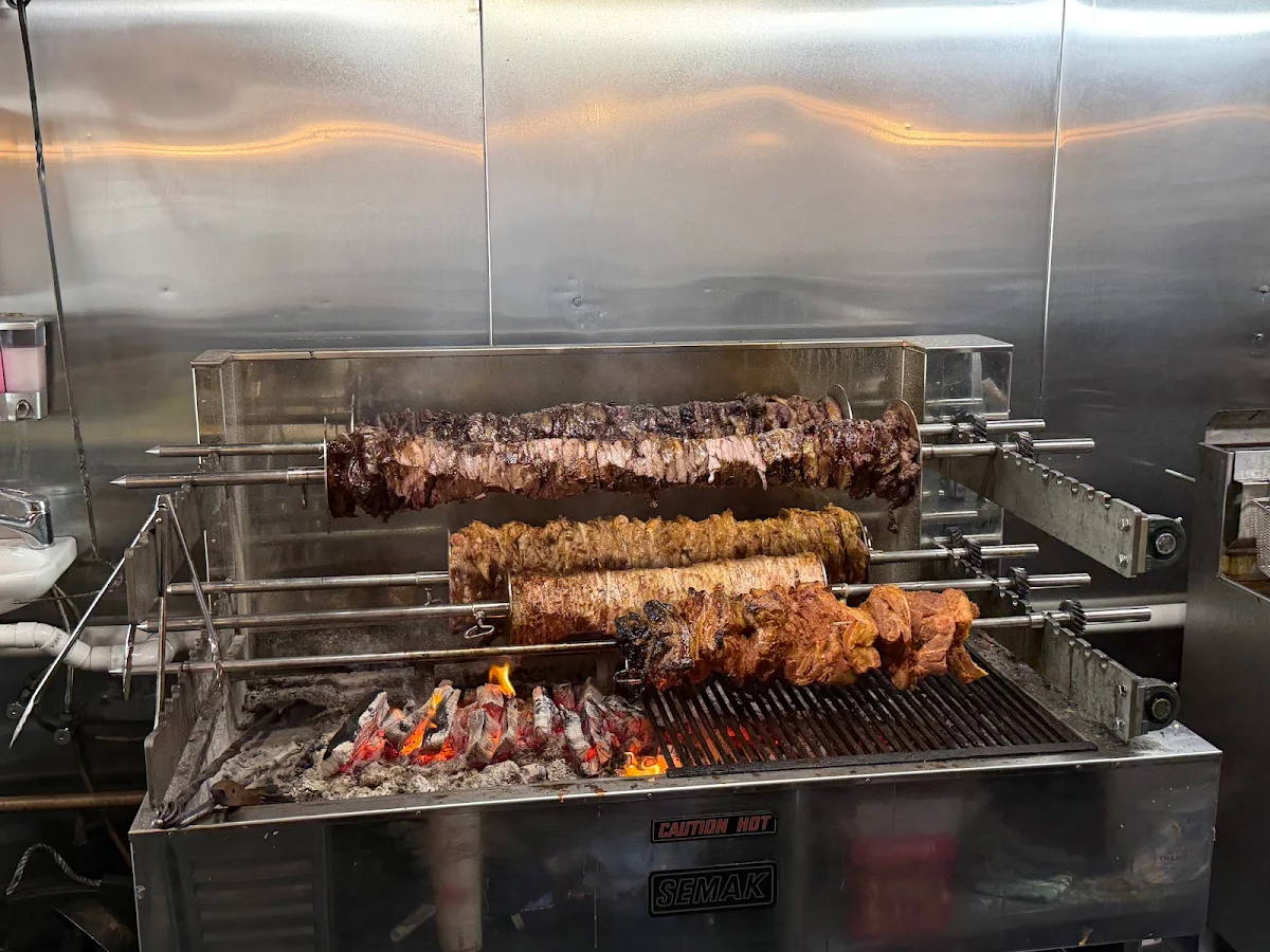 Vibe, Karvouna Greek Street Food