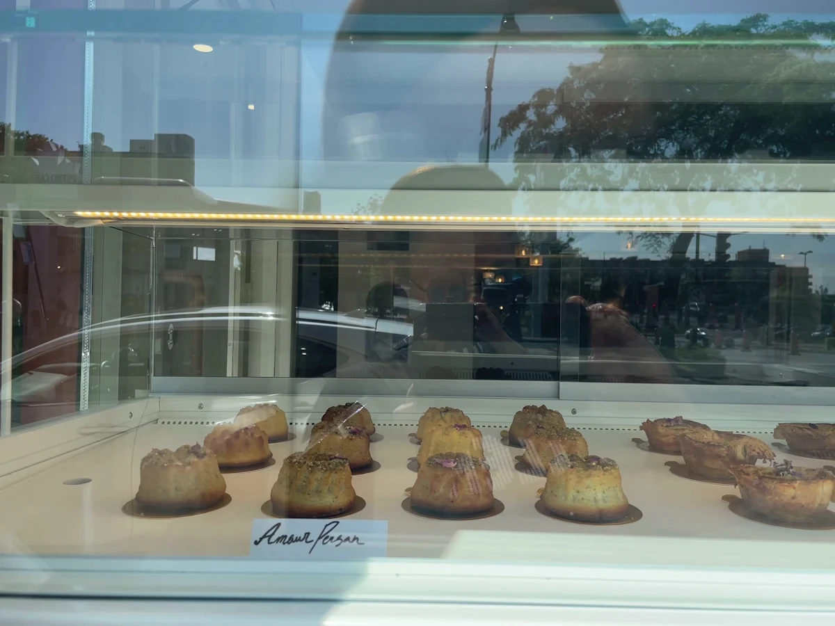 Vibe, Velora Café Pâtisserie