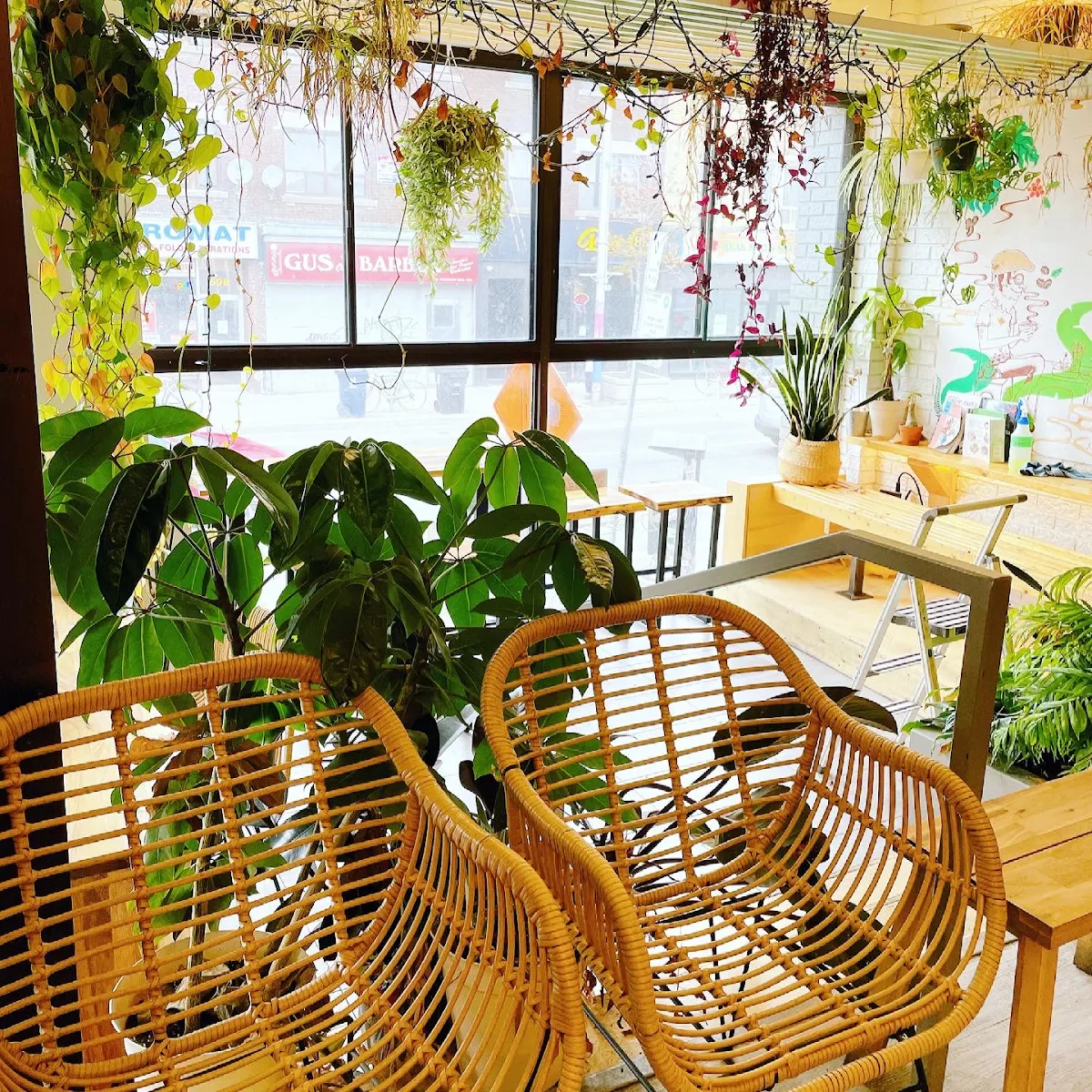Vibe, Rustle & Still Café