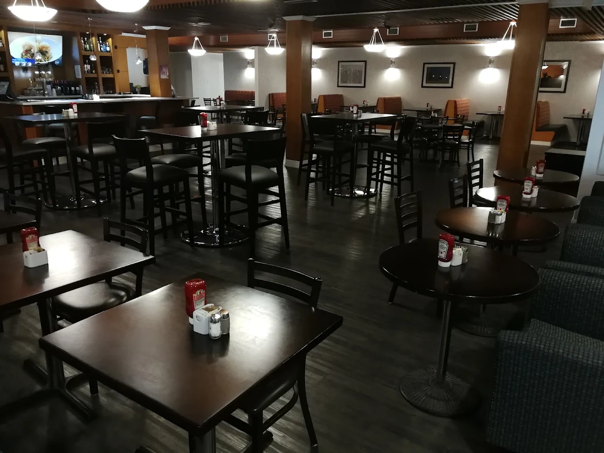 Vibe, Seasons bar and grill