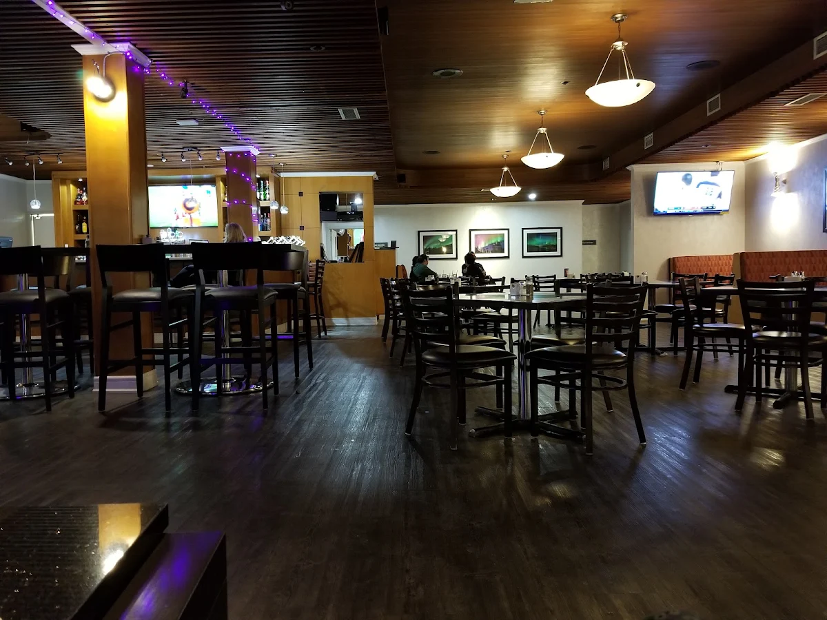 Vibe, Seasons bar and grill