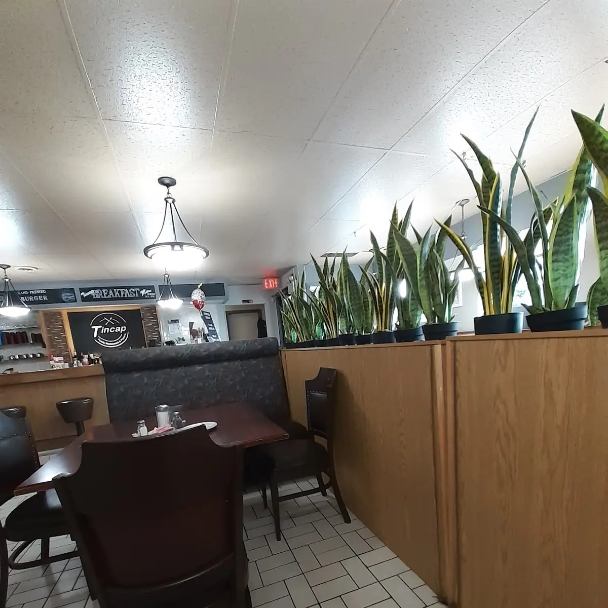 Vibe, Tincap Restaurant & Plaza
