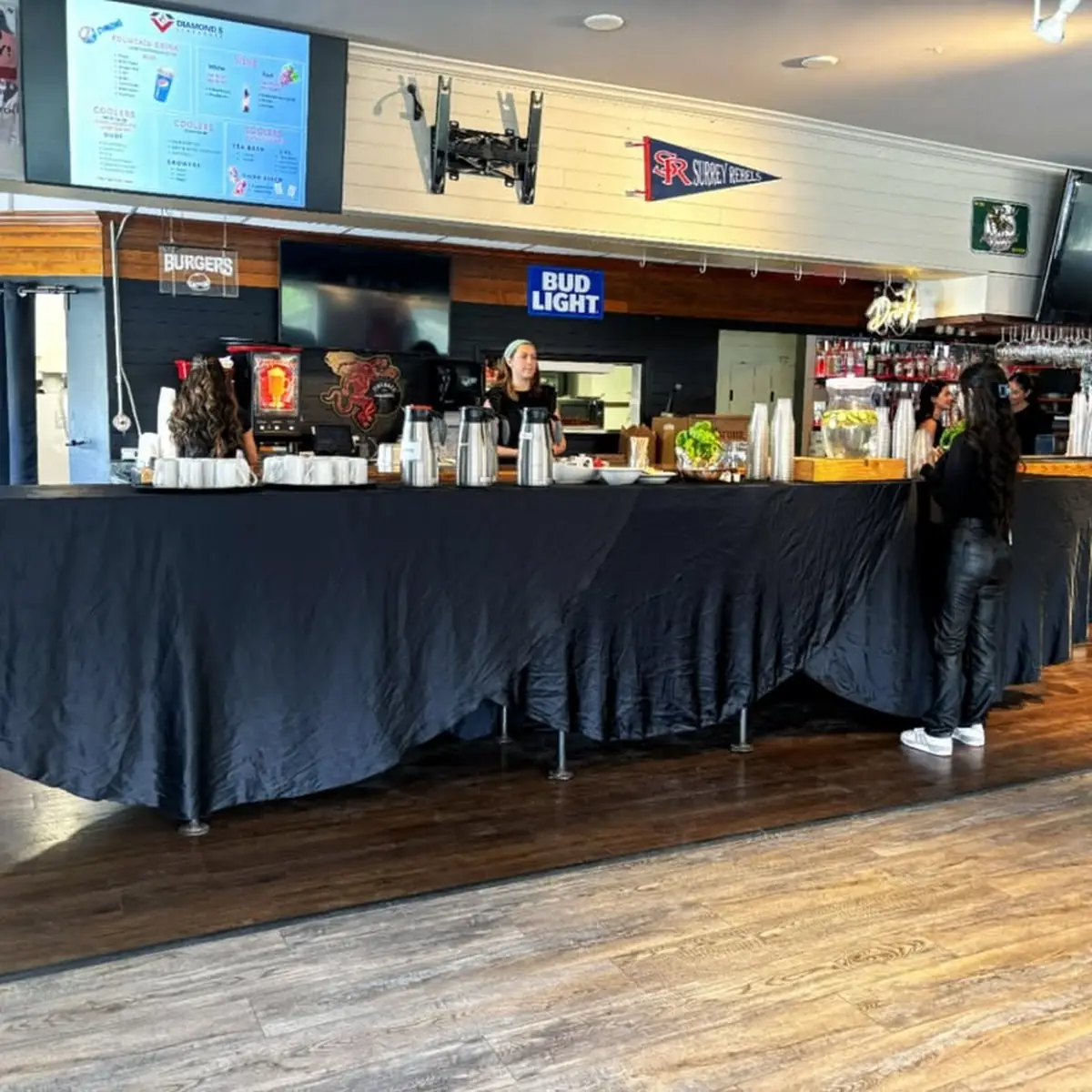 Vibe, Diamond 5 Clubhouse Restaurant At Softball City