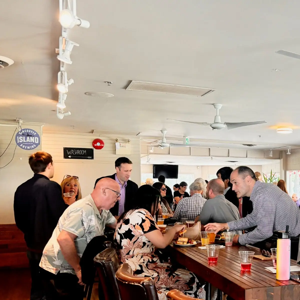 Vibe, Diamond 5 Clubhouse Restaurant At Softball City
