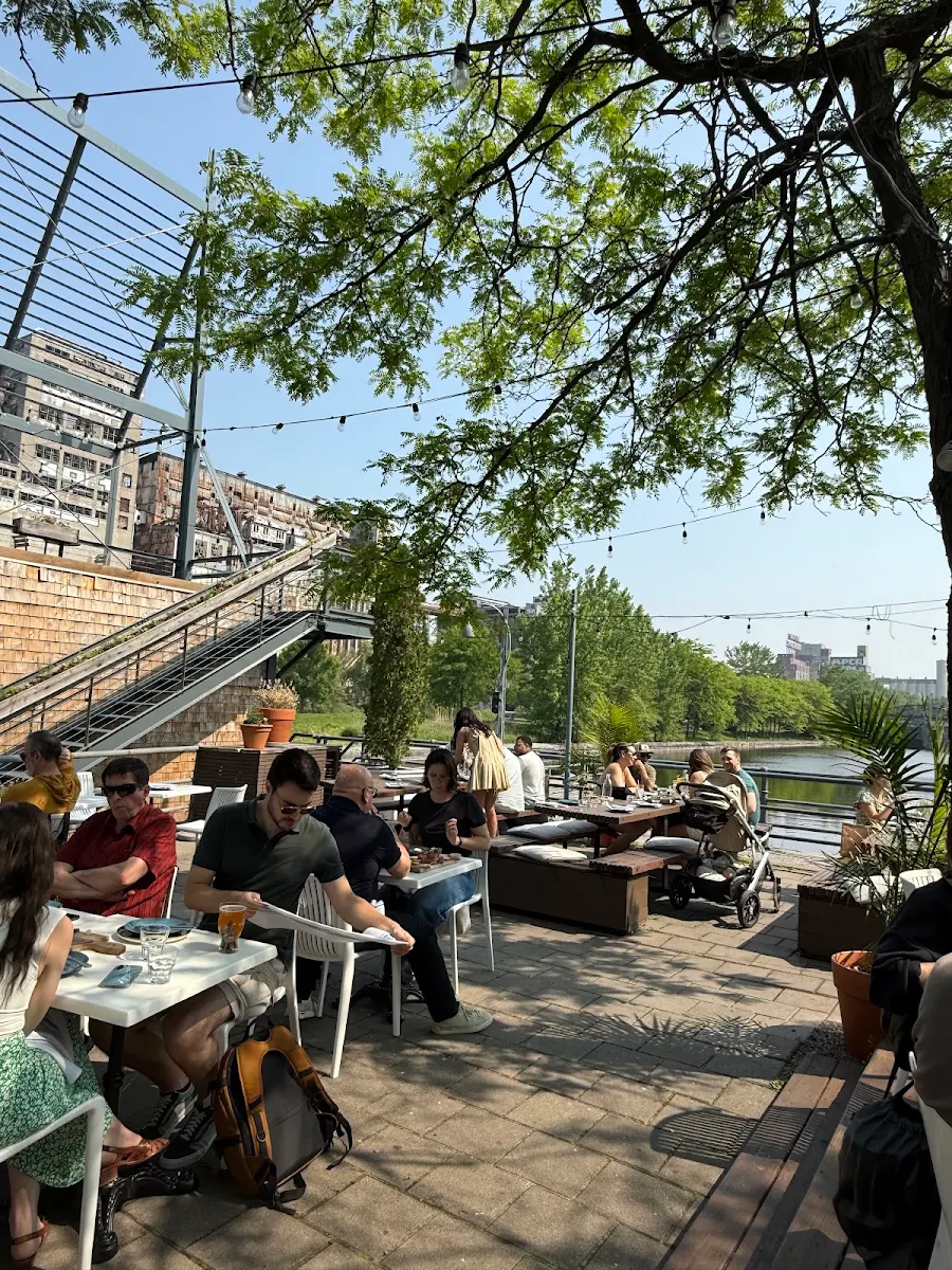 Vibe, Marché des Éclusiers