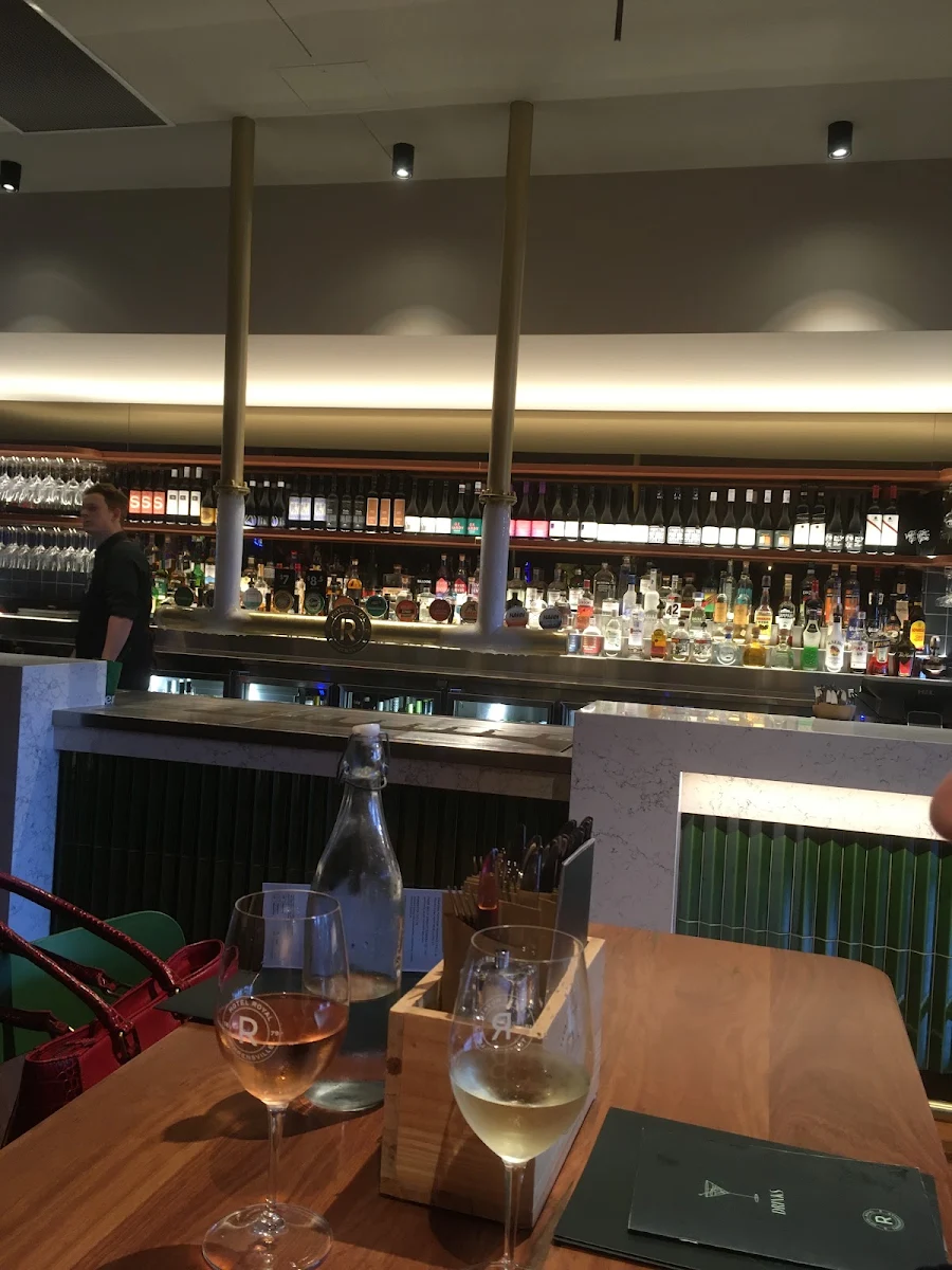 Vibe, Hotel Royal Torrensville