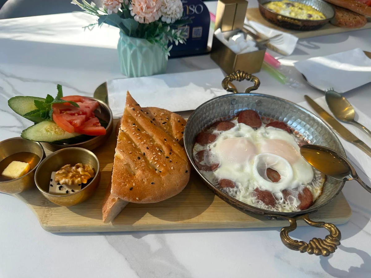 Food & drink, Roses Cafe Senso